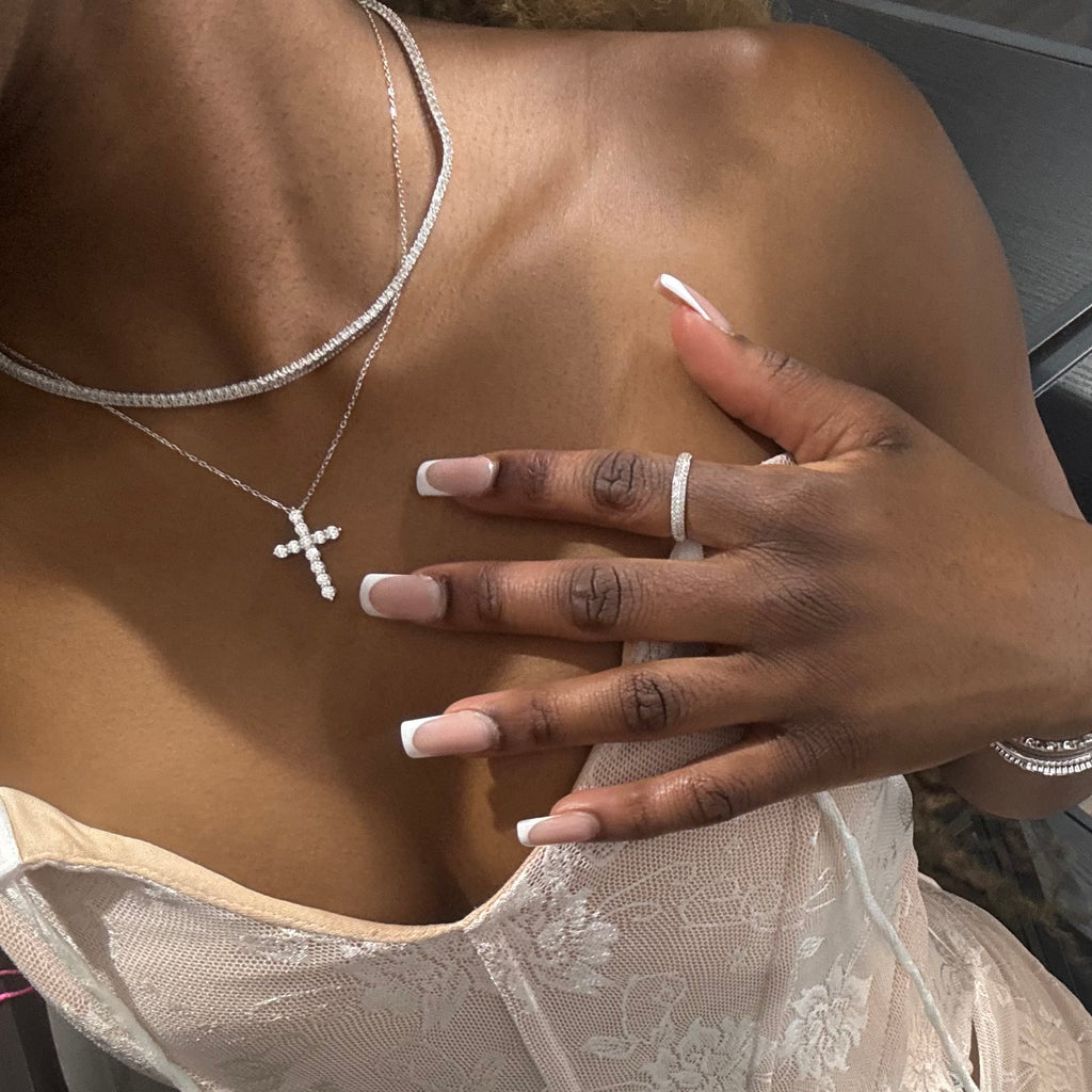Eliza Cross Necklace - Silver