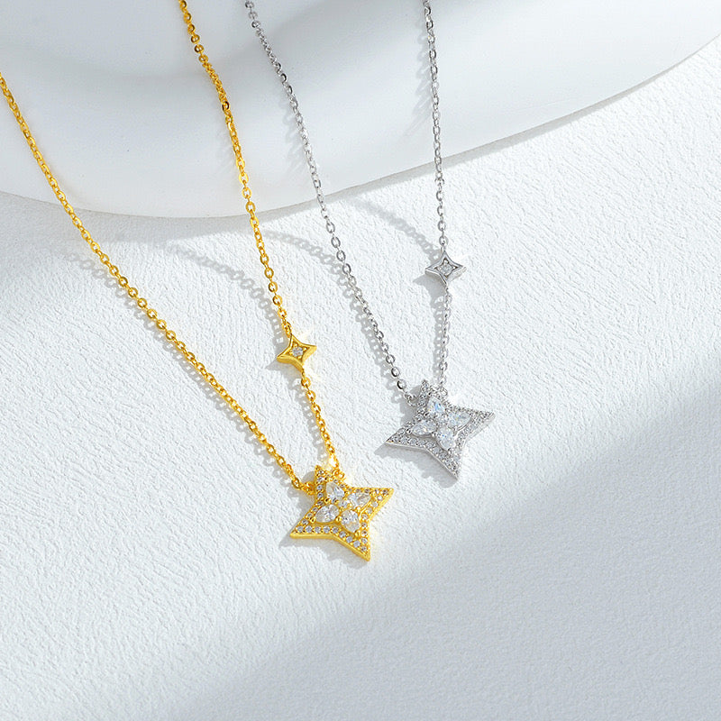 Miss Star Necklace - Gold
