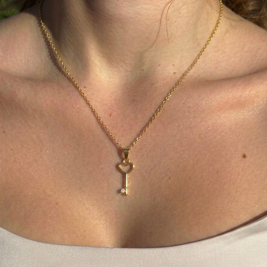 Gia Lock Necklace - Gold