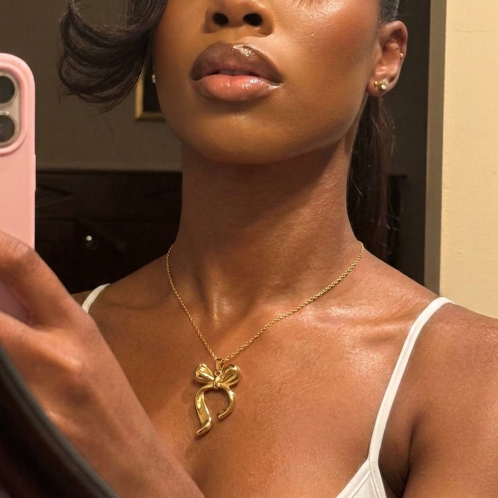Lucia Bow Necklace - Gold